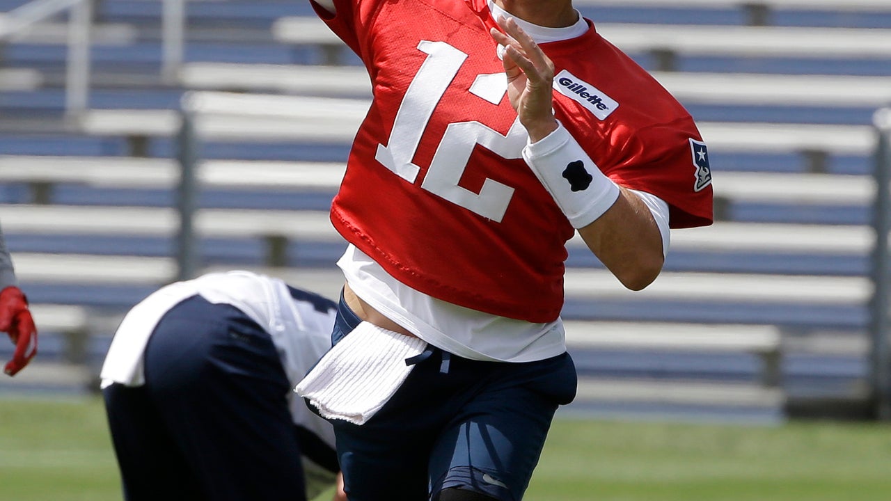 Brady setting his own pace for 20th season with Patriots